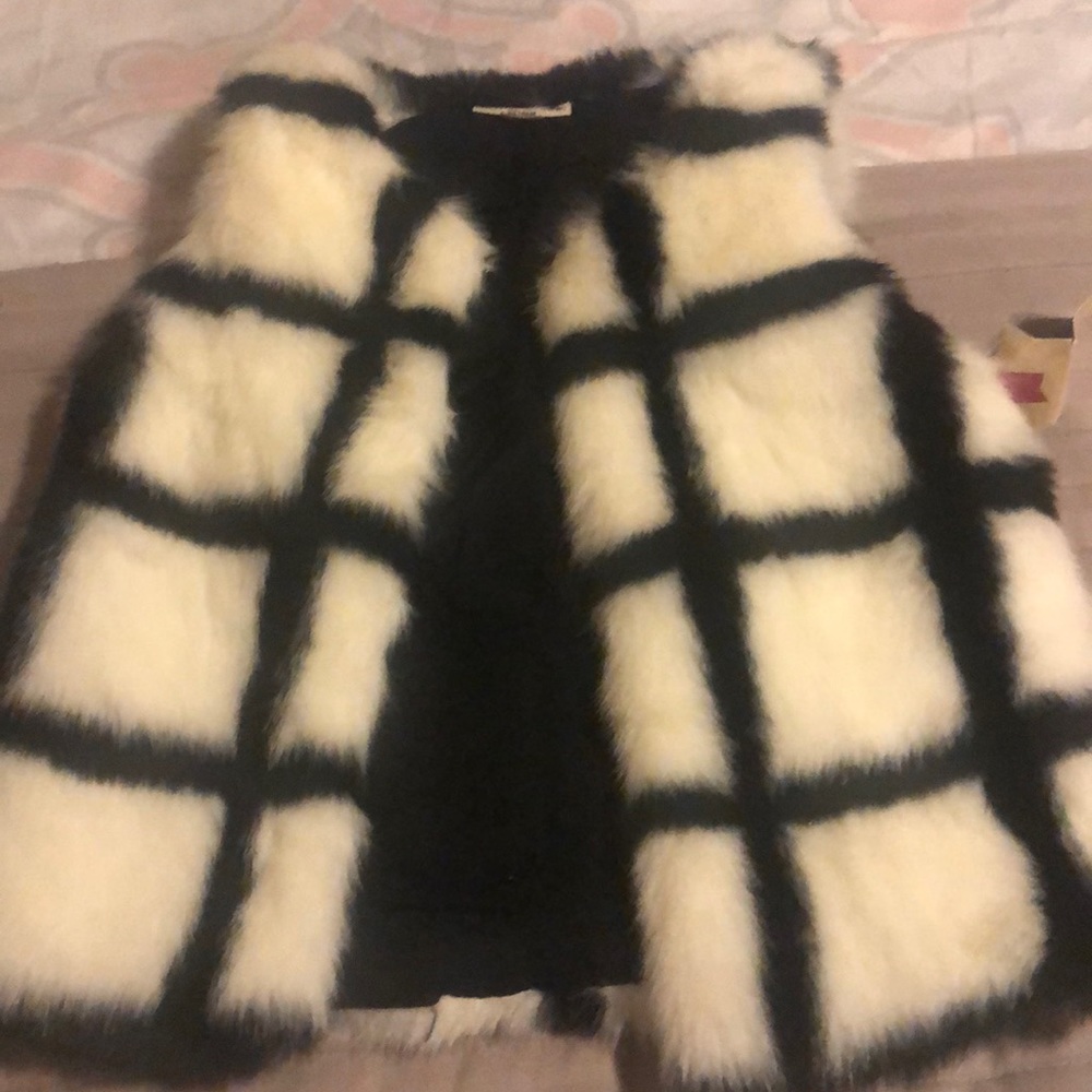 Cherokee black and white stripe vest